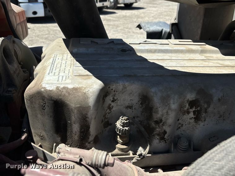 image for item DH8667 2017 Mack CXU613 semi truck