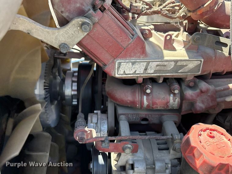 image for item DH8667 2017 Mack CXU613 semi truck