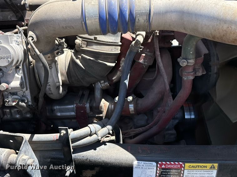 image for item DH8667 2017 Mack CXU613 semi truck