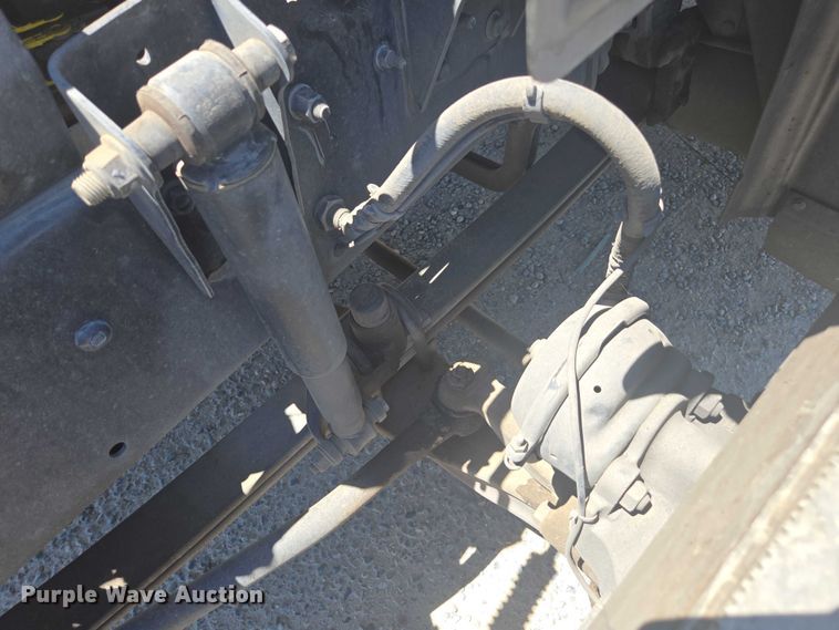 image for item DH8668 2017 Mack CXU613 semi truck