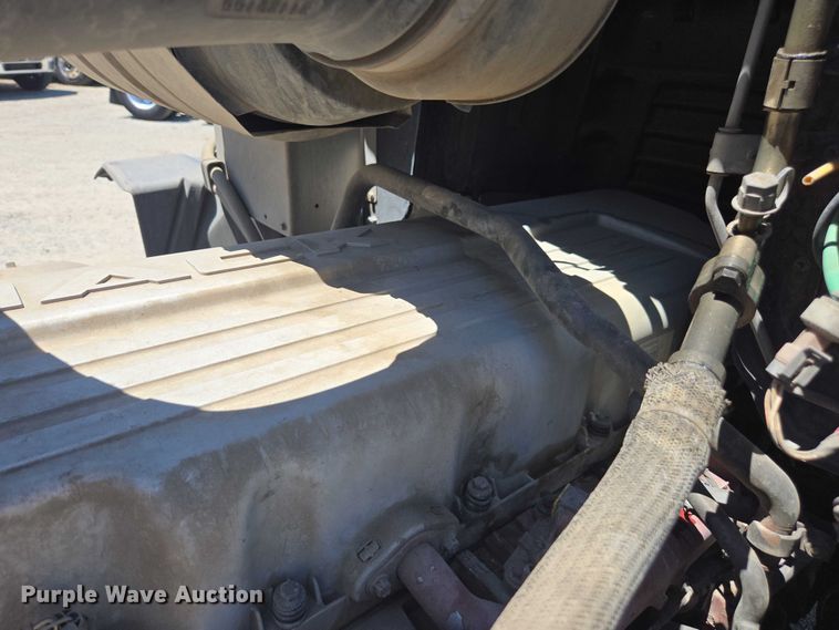 image for item DH8668 2017 Mack CXU613 semi truck