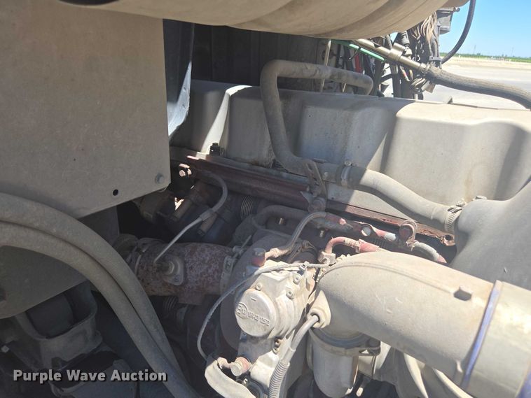 image for item DH8668 2017 Mack CXU613 semi truck