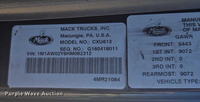 image for item DH8668 2017 Mack CXU613 semi truck