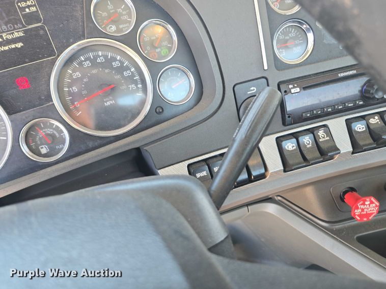 image for item DH8669 2016 Kenworth T880 semi truck