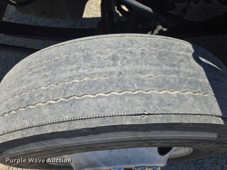 image for item DH8669 2016 Kenworth T880 semi truck