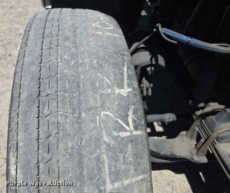 image for item DH8669 2016 Kenworth T880 semi truck