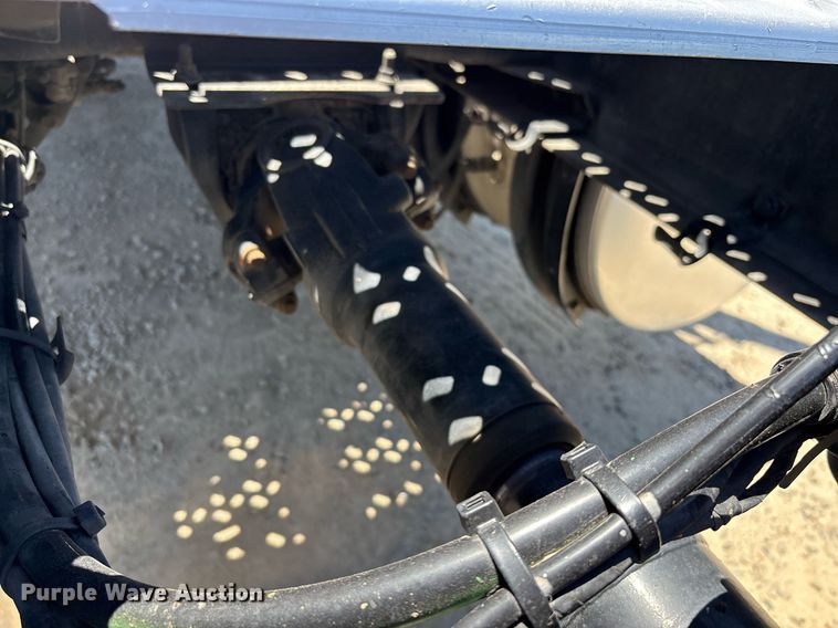 image for item DH8670 2018 Mack CXU613 semi truck