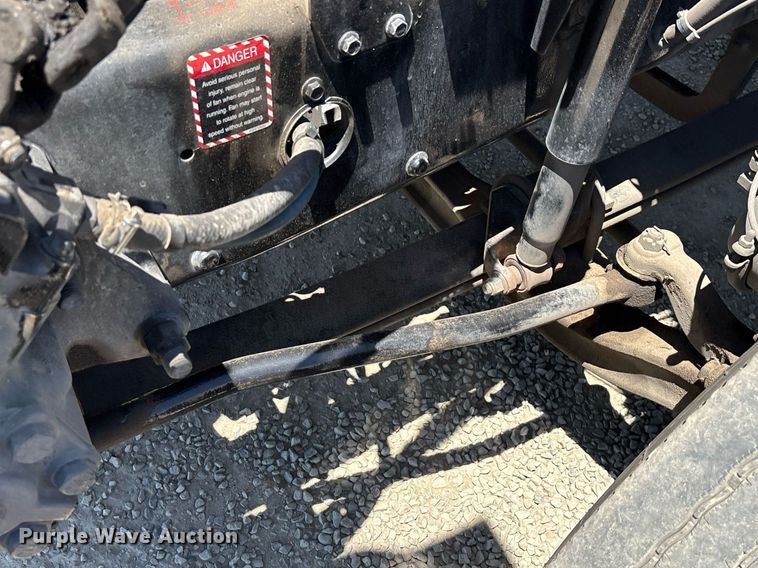 image for item DH8670 2018 Mack CXU613 semi truck