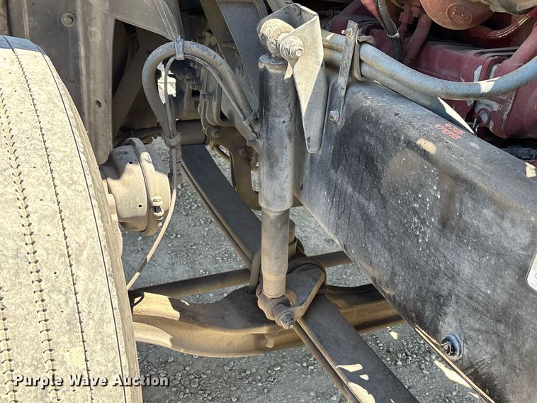 image for item DH8670 2018 Mack CXU613 semi truck