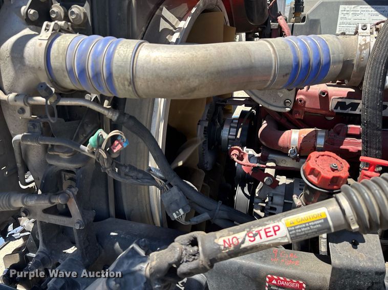 image for item DH8670 2018 Mack CXU613 semi truck