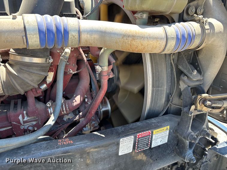 image for item DH8670 2018 Mack CXU613 semi truck