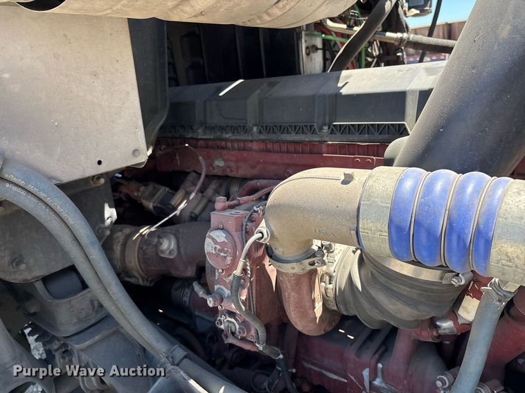 image for item DH8670 2018 Mack CXU613 semi truck