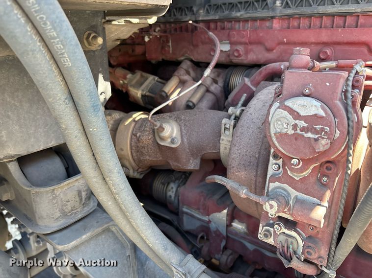 image for item DH8670 2018 Mack CXU613 semi truck