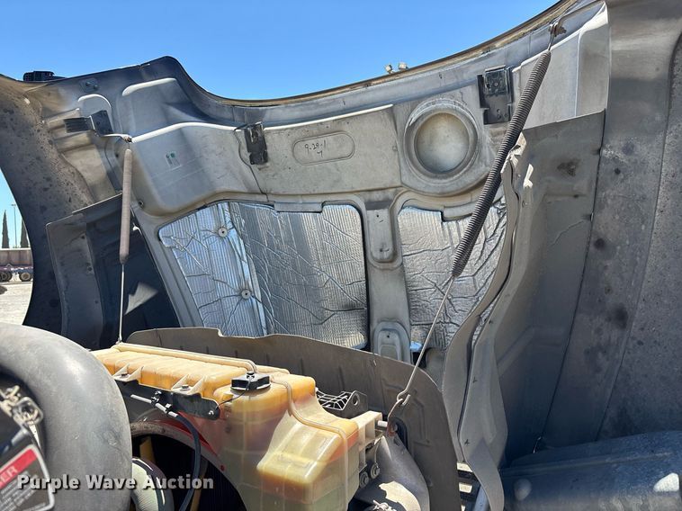 image for item DH8670 2018 Mack CXU613 semi truck