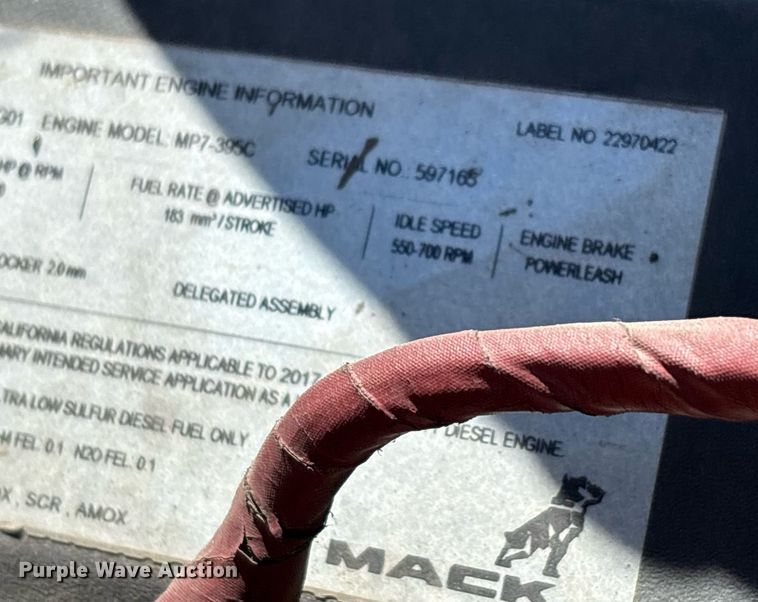 image for item DH8670 2018 Mack CXU613 semi truck