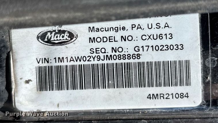 image for item DH8670 2018 Mack CXU613 semi truck