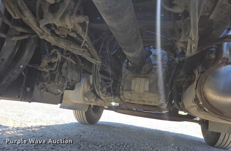 image for item DH8671 2018 Mack CXU613 semi truck