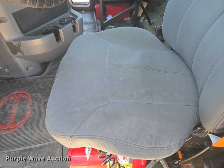 image for item DH8671 2018 Mack CXU613 semi truck