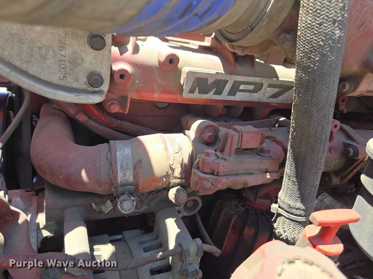 image for item DH8671 2018 Mack CXU613 semi truck