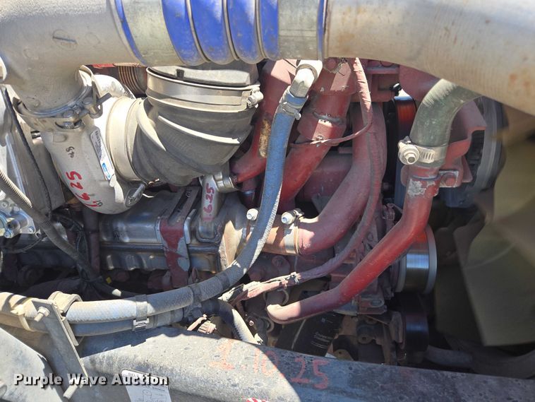 image for item DH8671 2018 Mack CXU613 semi truck