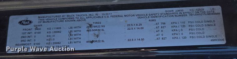 image for item DH8671 2018 Mack CXU613 semi truck