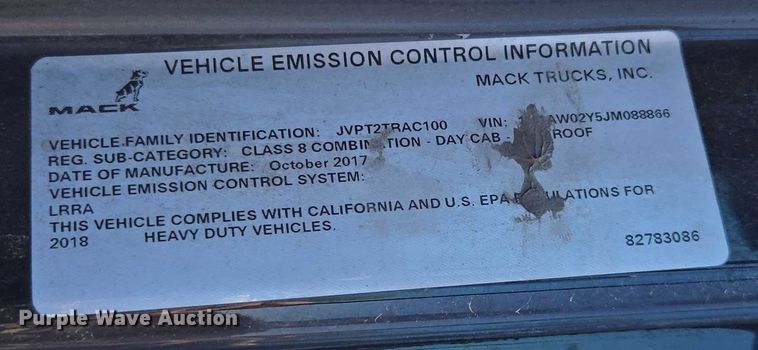 image for item DH8671 2018 Mack CXU613 semi truck