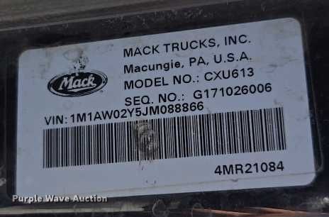 image for item DH8671 2018 Mack CXU613 semi truck