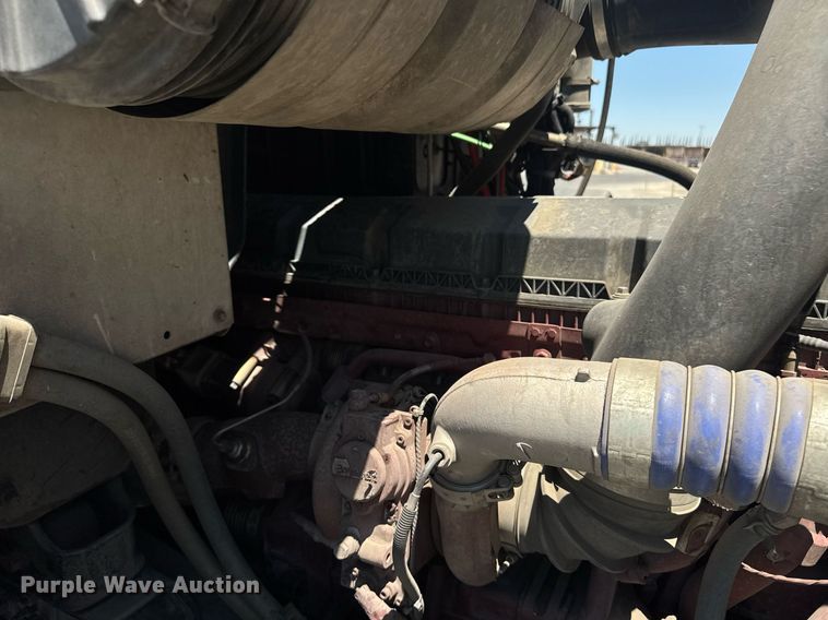 image for item DH8672 2018 Mack CXU613 semi truck