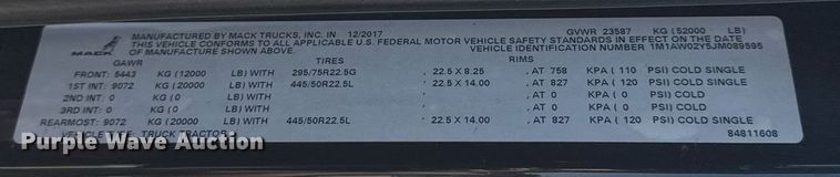 image for item DH8672 2018 Mack CXU613 semi truck