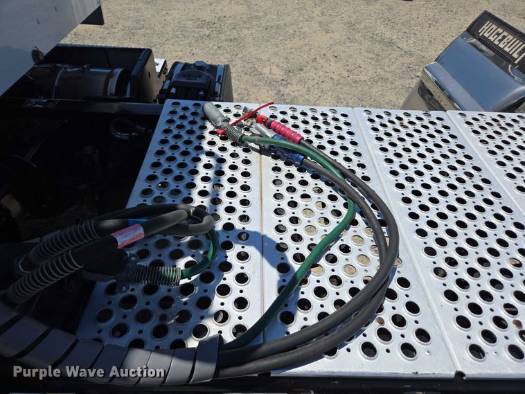 image for item DH8673 2016 Kenworth T880 semi truck