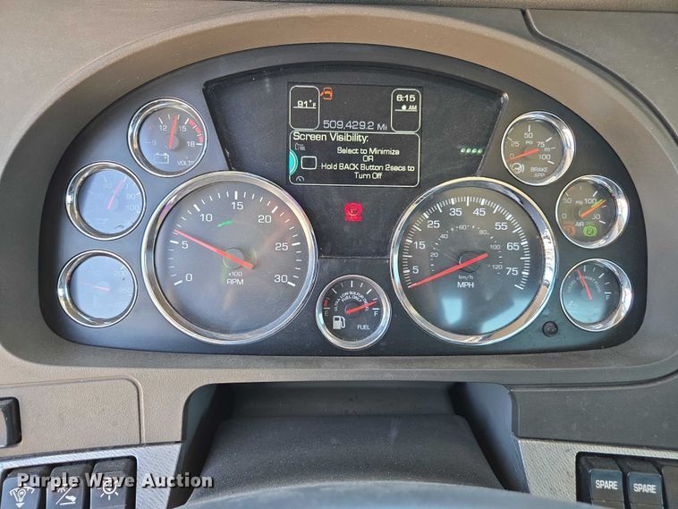 image for item DH8673 2016 Kenworth T880 semi truck