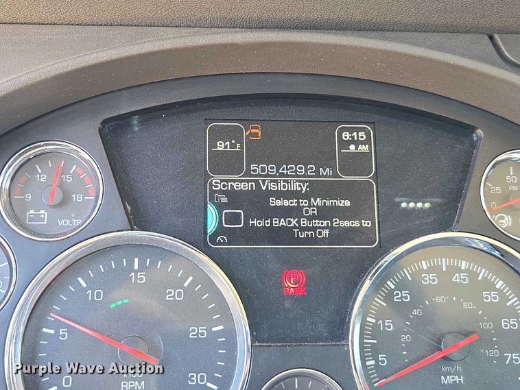 image for item DH8673 2016 Kenworth T880 semi truck