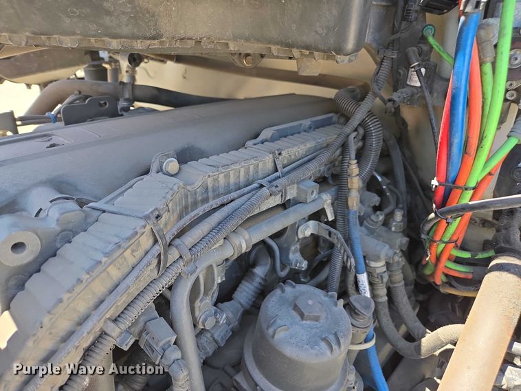 image for item DH8673 2016 Kenworth T880 semi truck