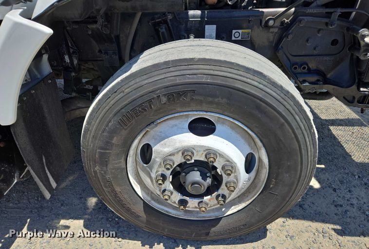 image for item DH8673 2016 Kenworth T880 semi truck