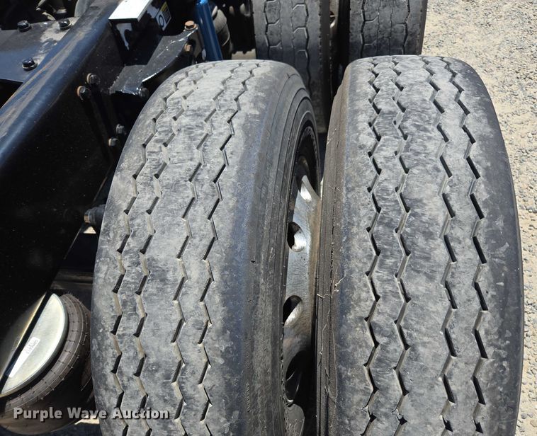 image for item DH8673 2016 Kenworth T880 semi truck