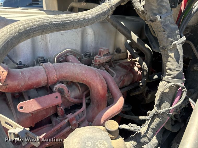 image for item DH8674 2017 Mack CXU613 semi truck