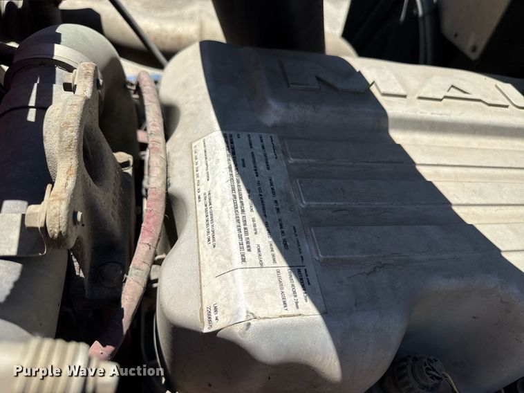 image for item DH8674 2017 Mack CXU613 semi truck