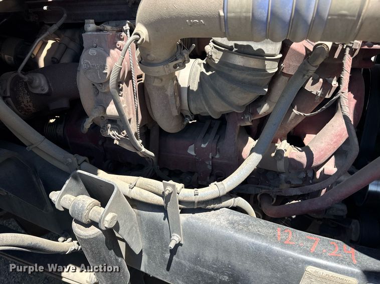 image for item DH8674 2017 Mack CXU613 semi truck