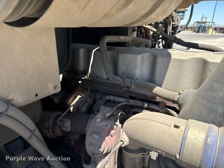 image for item DH8674 2017 Mack CXU613 semi truck