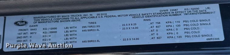 image for item DH8674 2017 Mack CXU613 semi truck