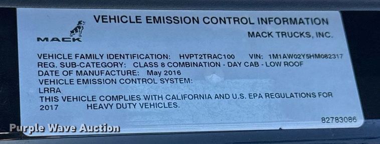 image for item DH8674 2017 Mack CXU613 semi truck