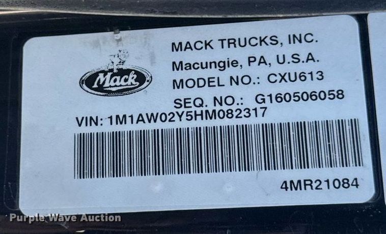 image for item DH8674 2017 Mack CXU613 semi truck