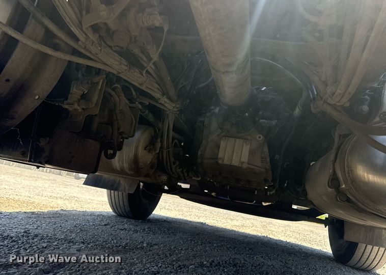 image for item DH8675 2018 Mack CXU613 semi truck