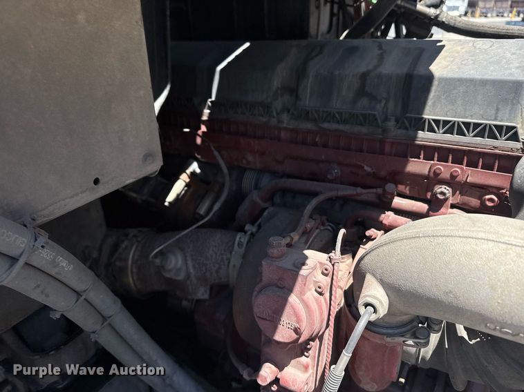 image for item DH8675 2018 Mack CXU613 semi truck