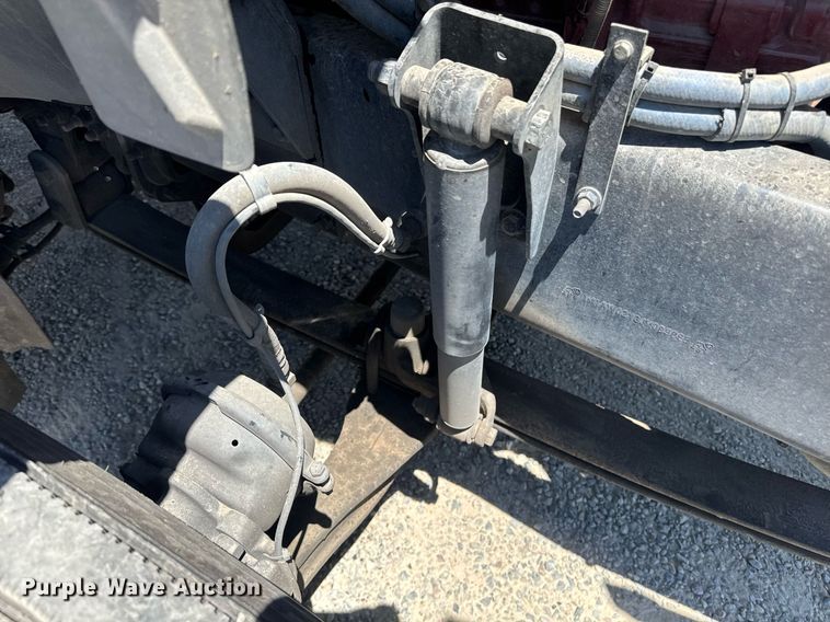 image for item DH8675 2018 Mack CXU613 semi truck