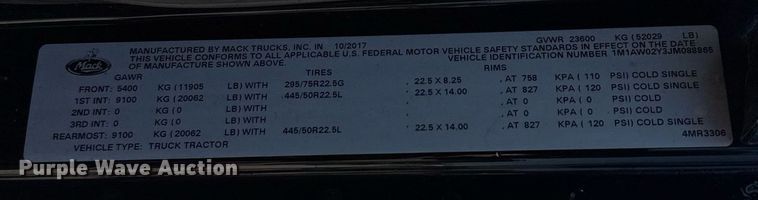 image for item DH8675 2018 Mack CXU613 semi truck