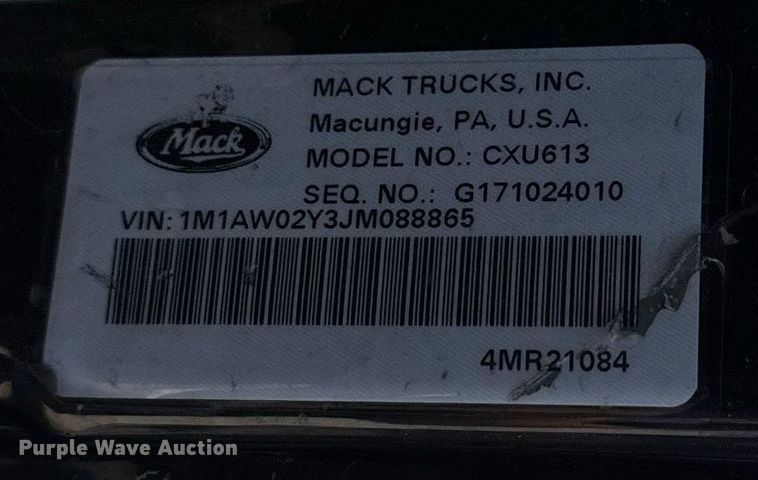 image for item DH8675 2018 Mack CXU613 semi truck