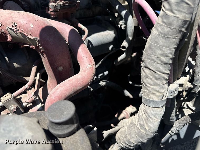 image for item DH8676 2017 Mack CXU613 semi truck