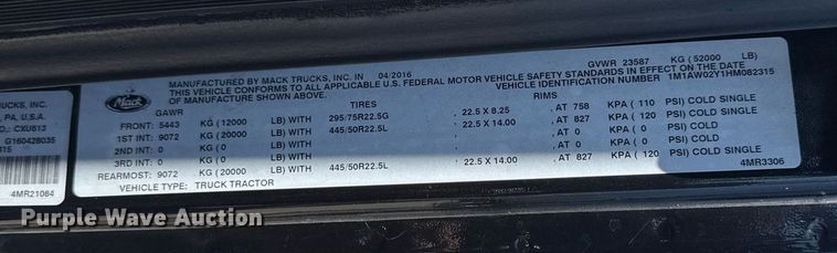 image for item DH8676 2017 Mack CXU613 semi truck