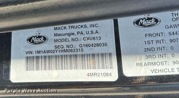 image for item DH8676 2017 Mack CXU613 semi truck